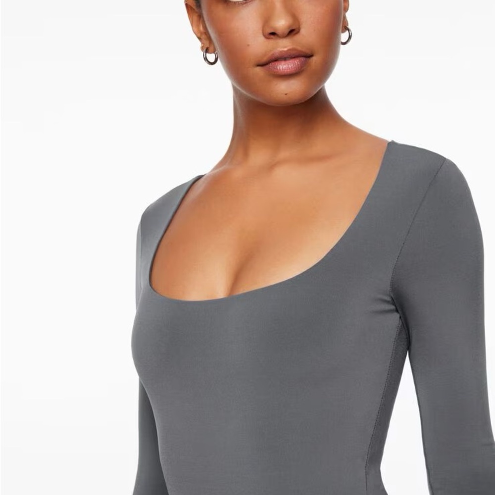 Dynamite Square Neck Sculpt Gray Bodysuit